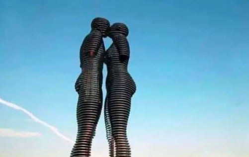 8米高的不锈钢雕塑